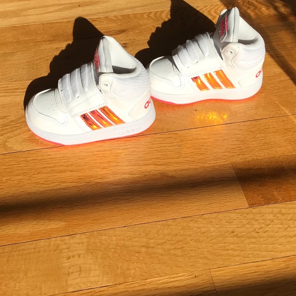 Adidas size 5 infant toddler white hi-tops with orange accents in NWOT condition - Picture 2 of 8